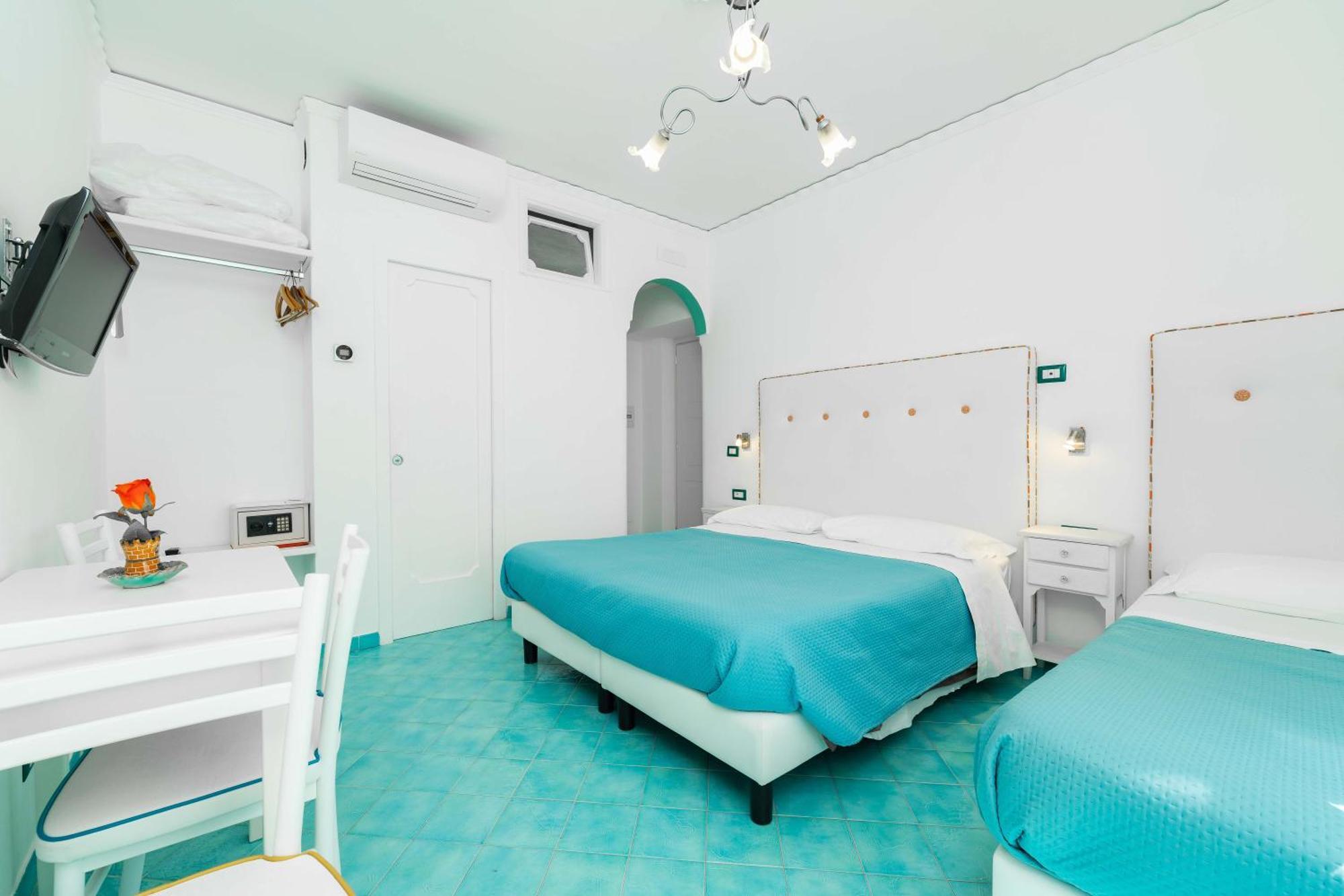 S. Andrea Hotel 3*